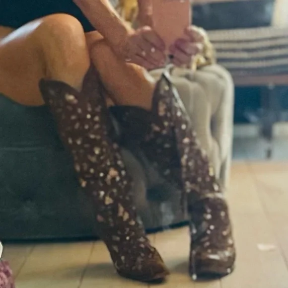 Corral Handcrafted Boots - Picture 2 of 8